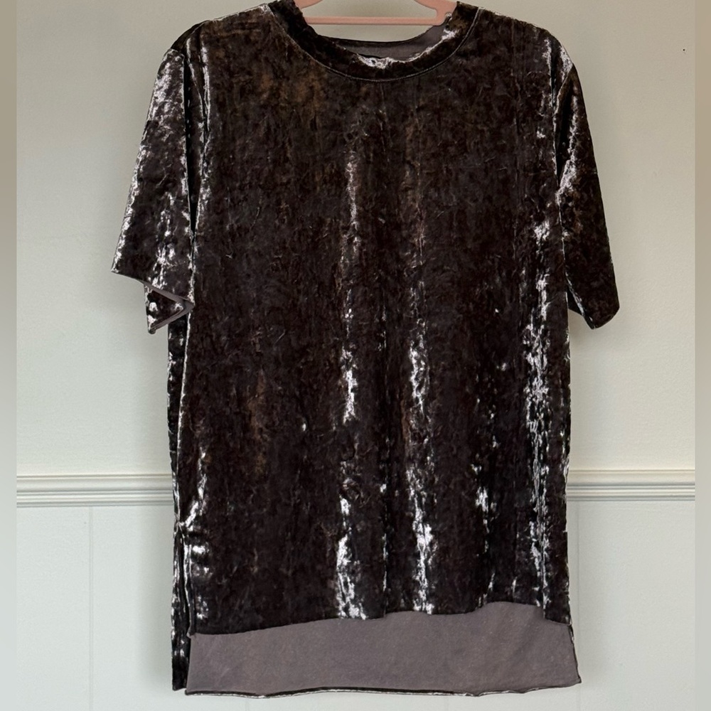 Timing Velvet Short Sleeve Top - Dark Gray